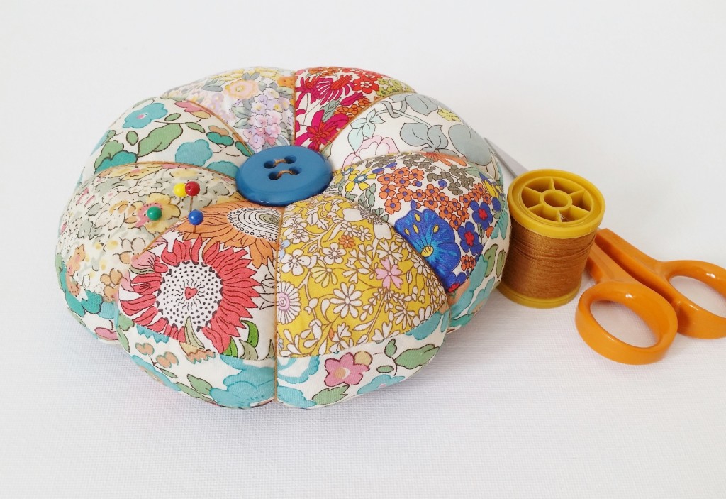 Simple Pincushion Tutorial + Free Pattern - A Quilting Life